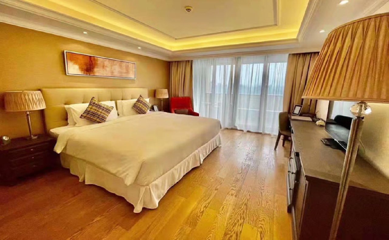 Grand Summit - Image 7