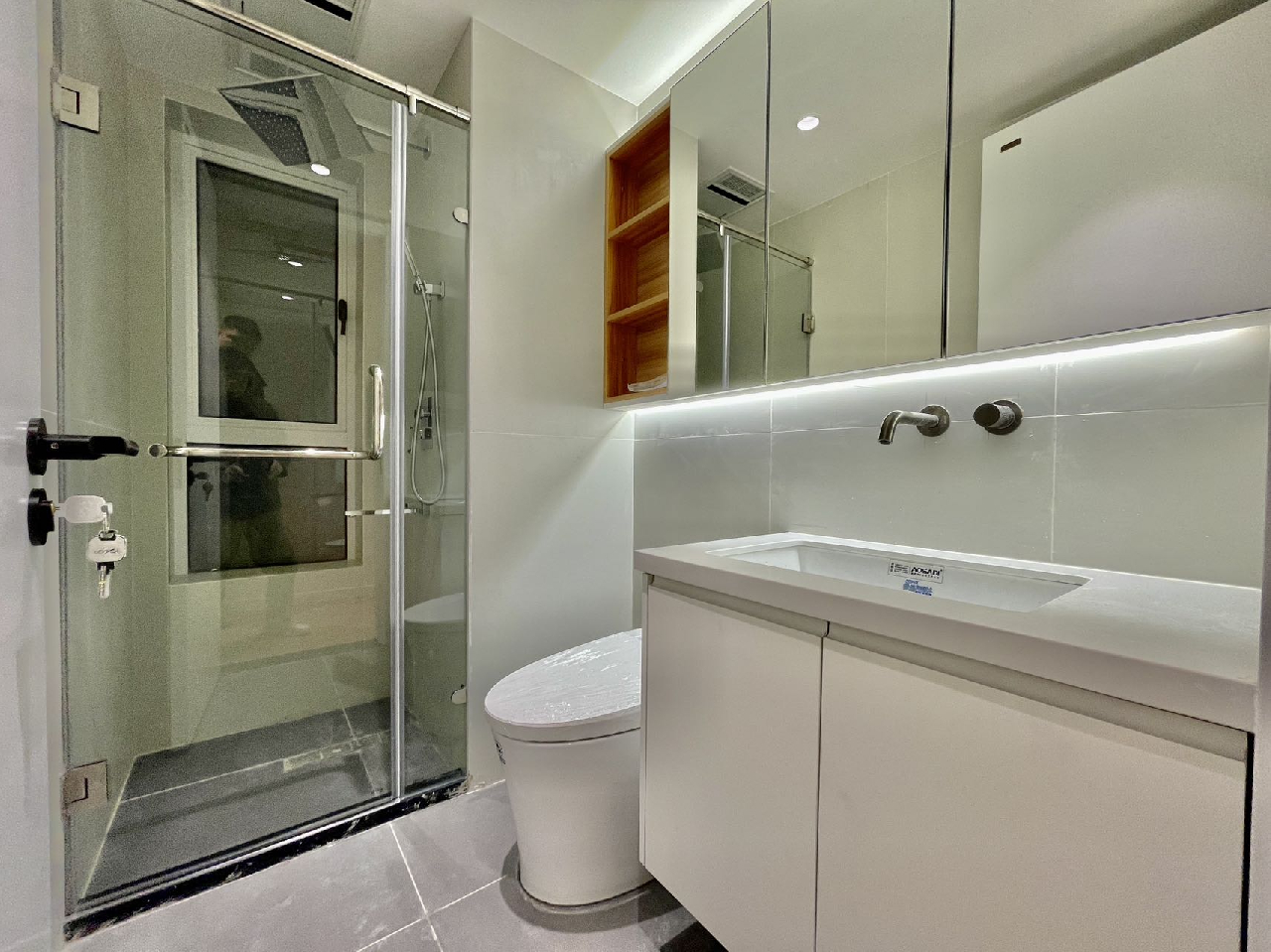 Eight Park Avenue - Image 10