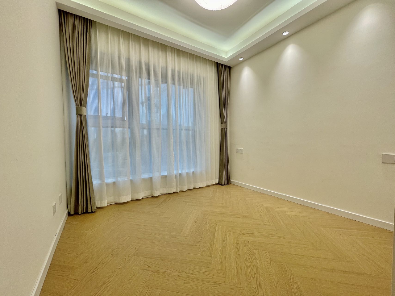 Eight Park Avenue - Image 8