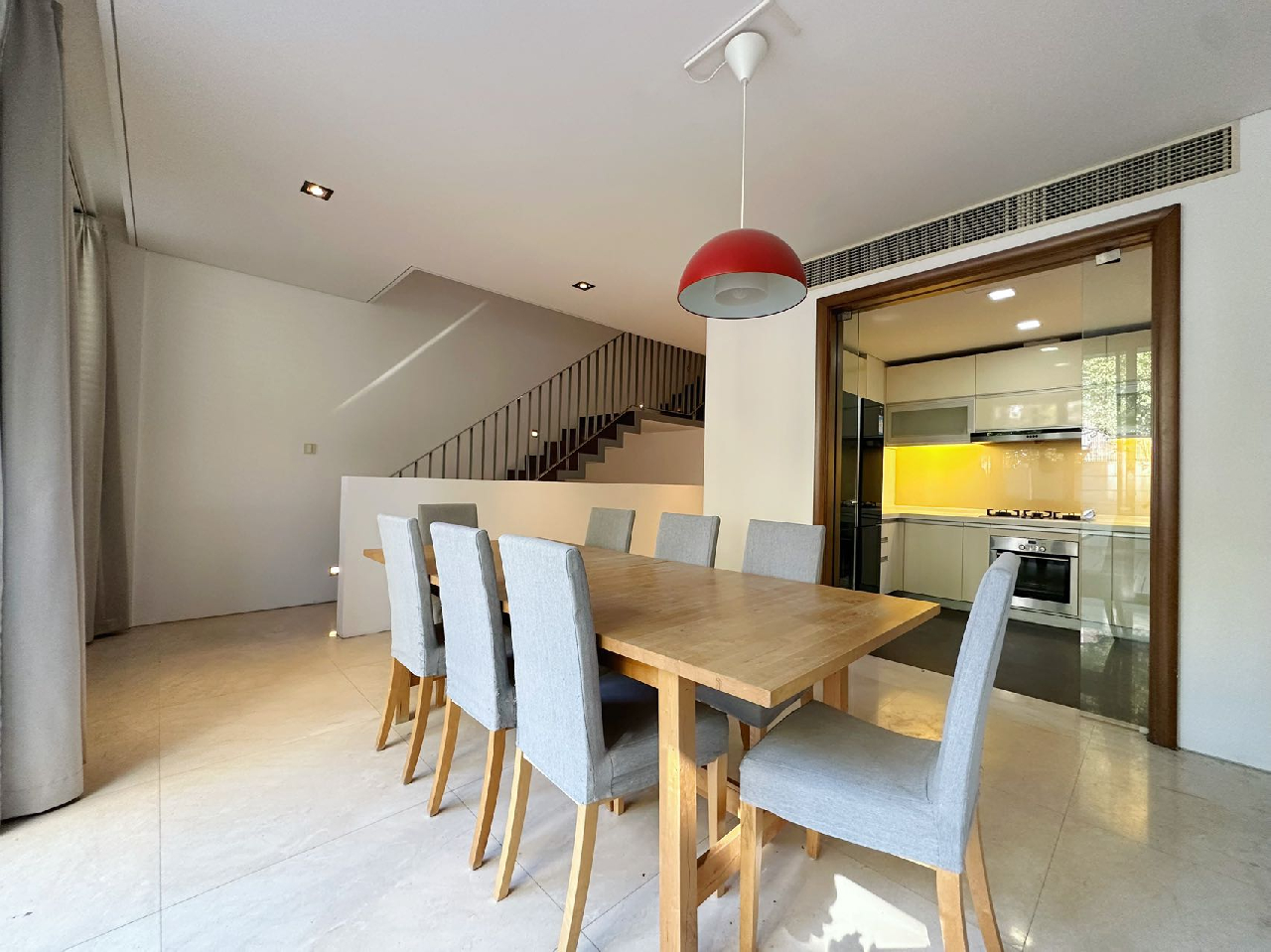 Lakeside Villa - Image 5