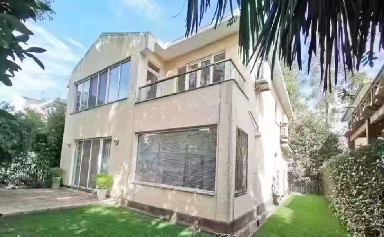 Le Chateau - Image 2