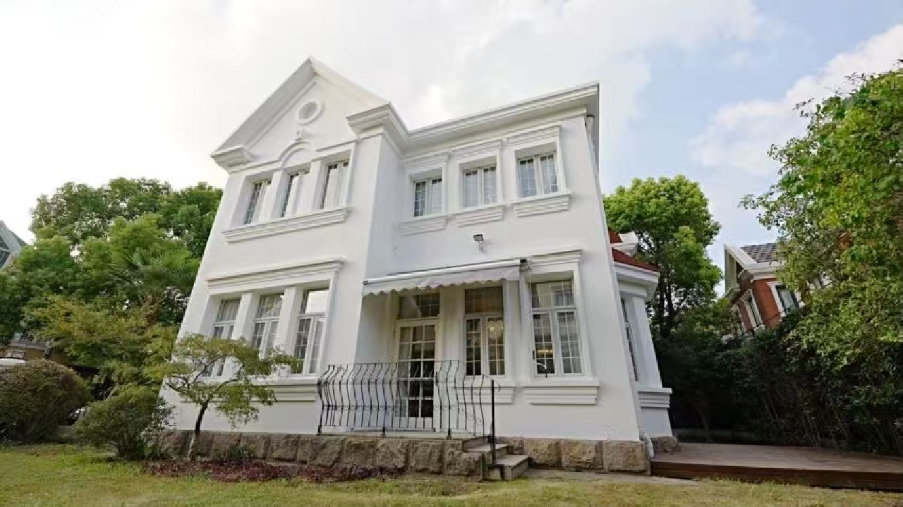 Elegant Garden - Image 4