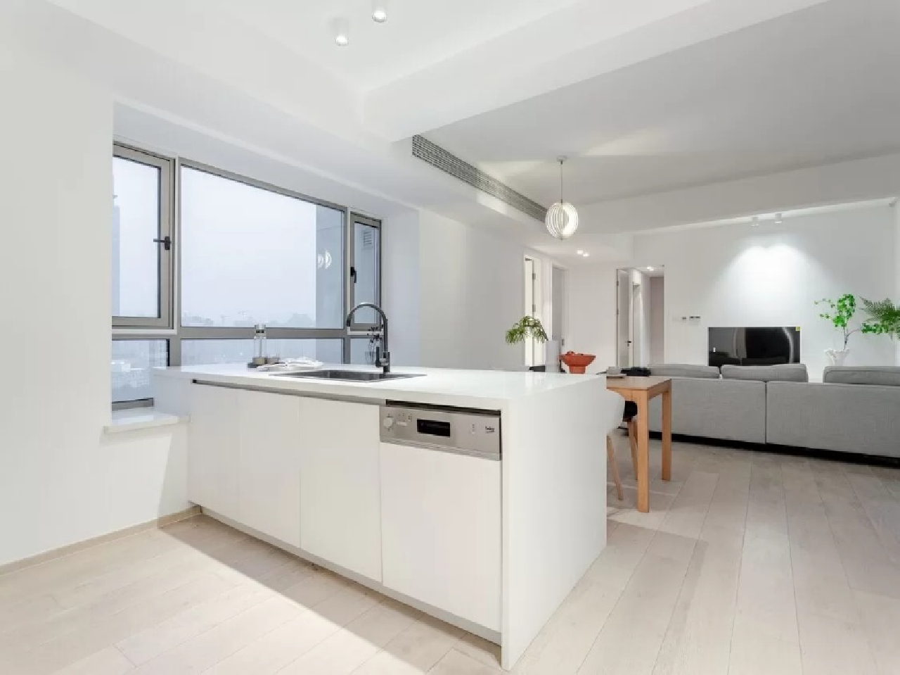 Jing An Four Seasons - Image 1