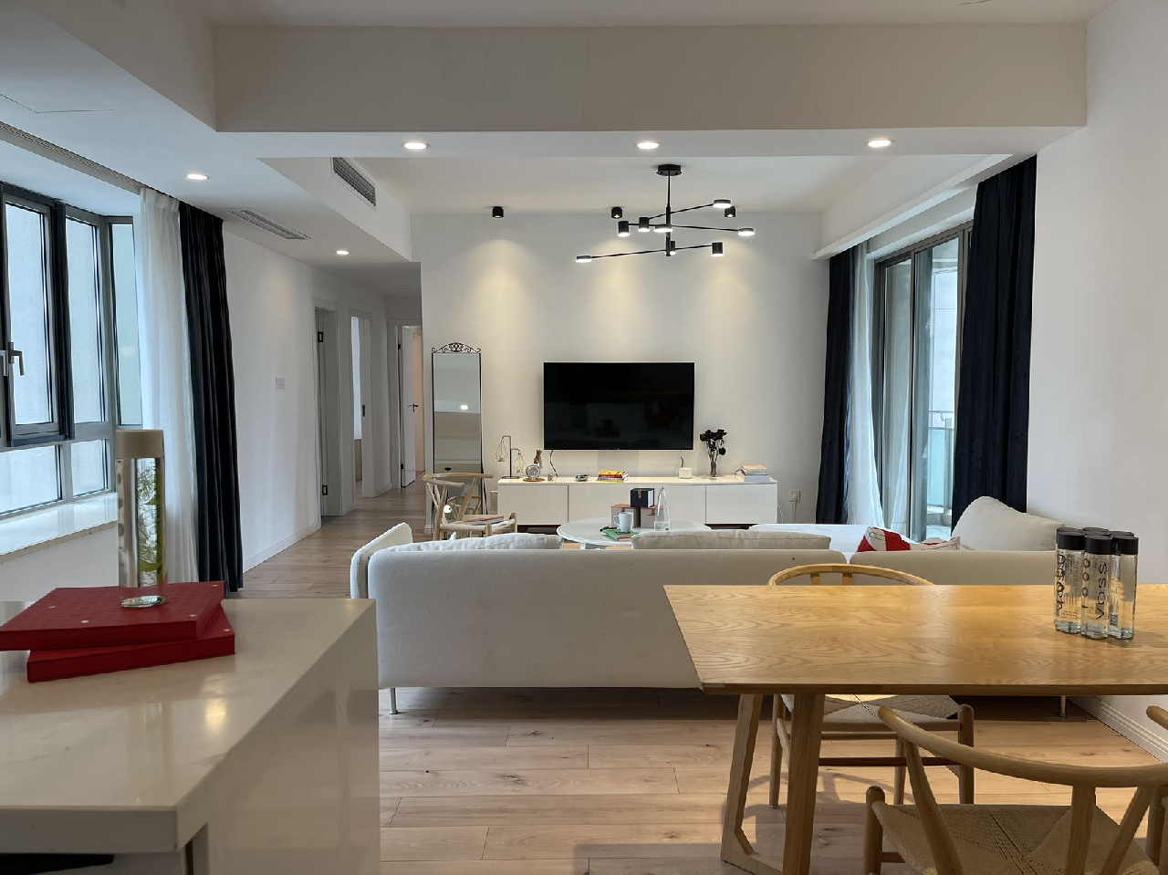 Jing An Four Seasons - Image 1