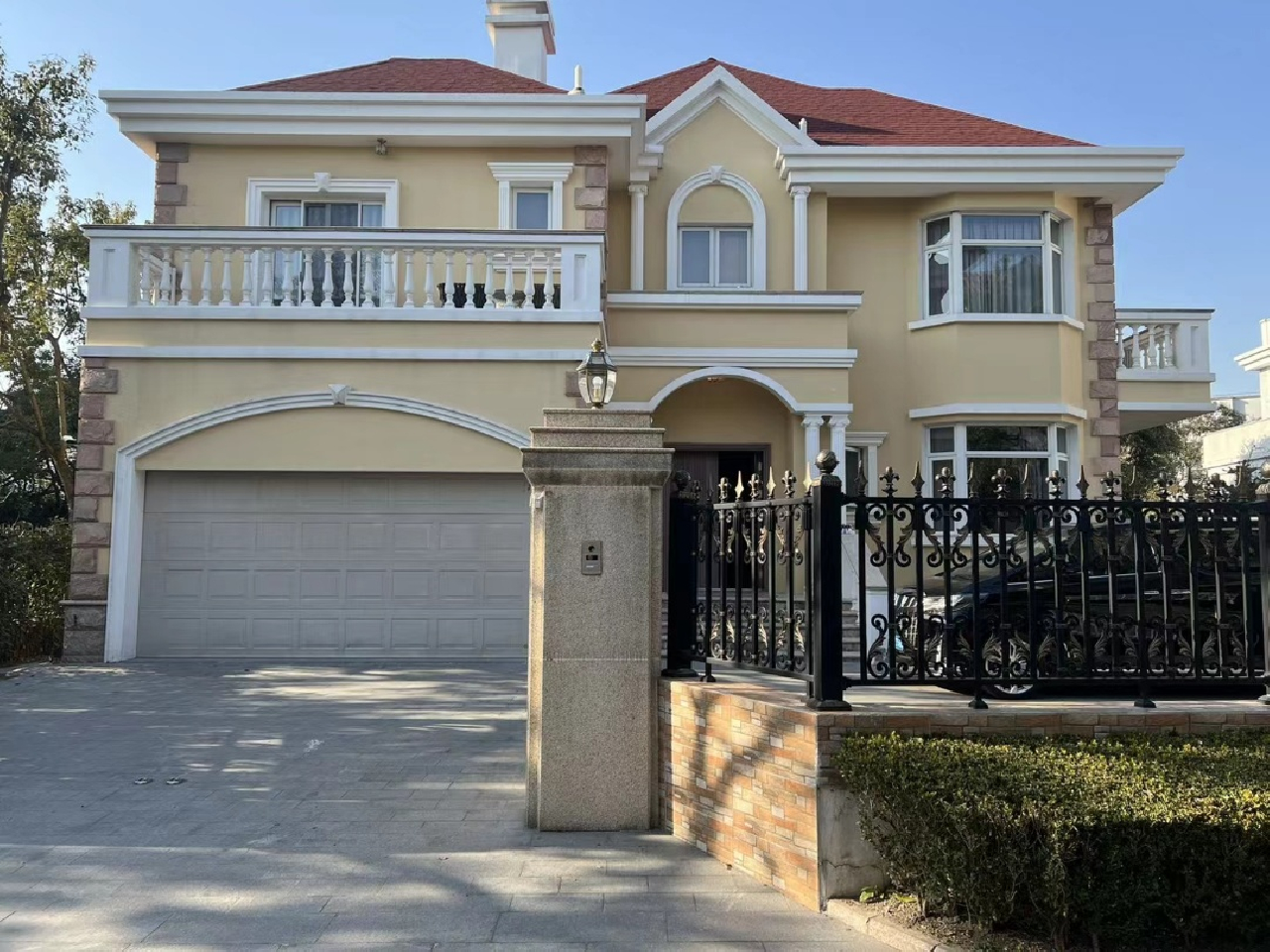 Elegant Garden - Image 1