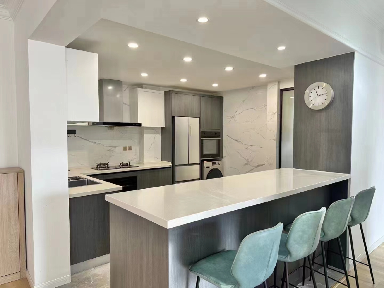 The Lakeville - Image 4