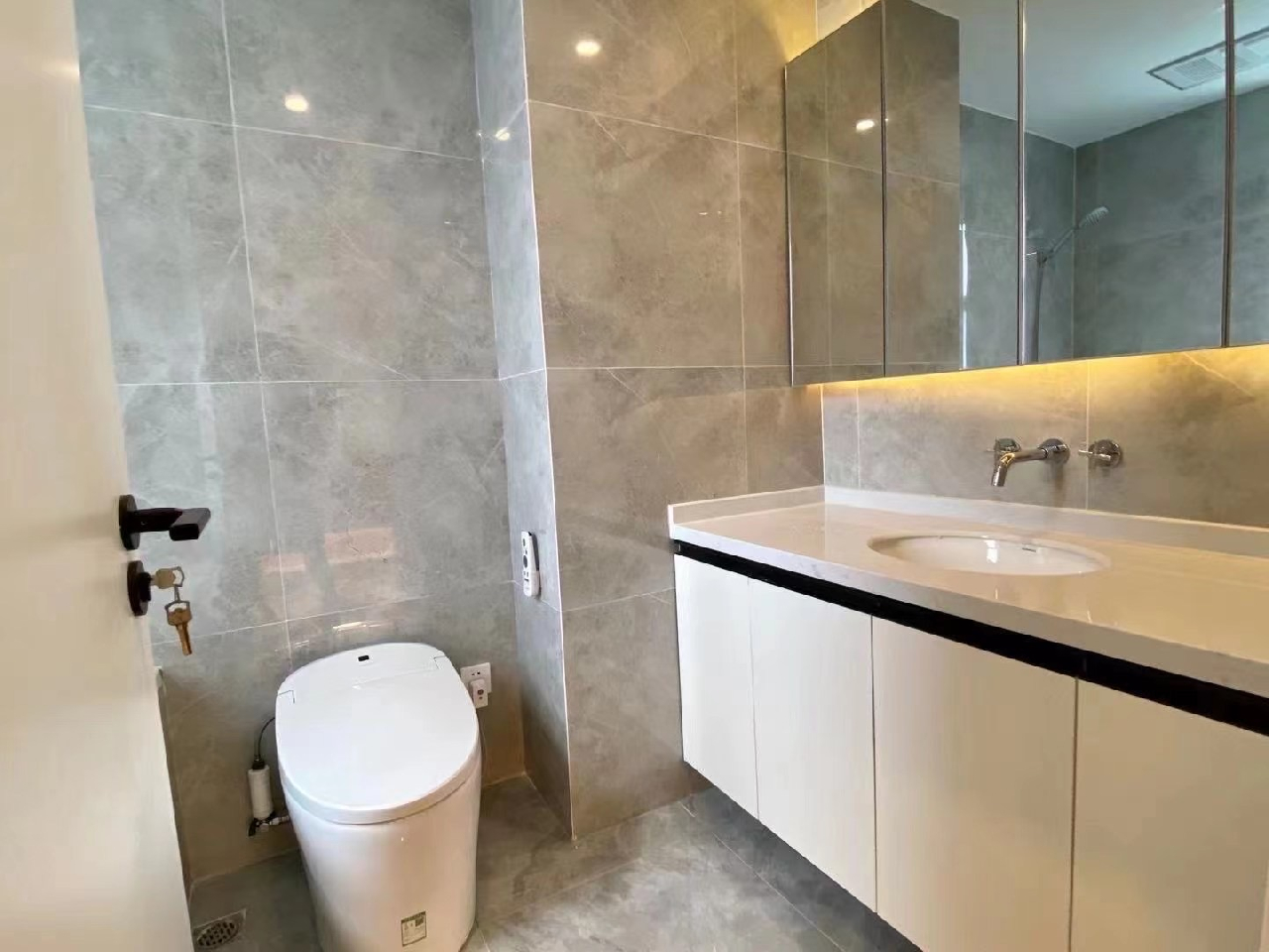 City Castle - Image 6