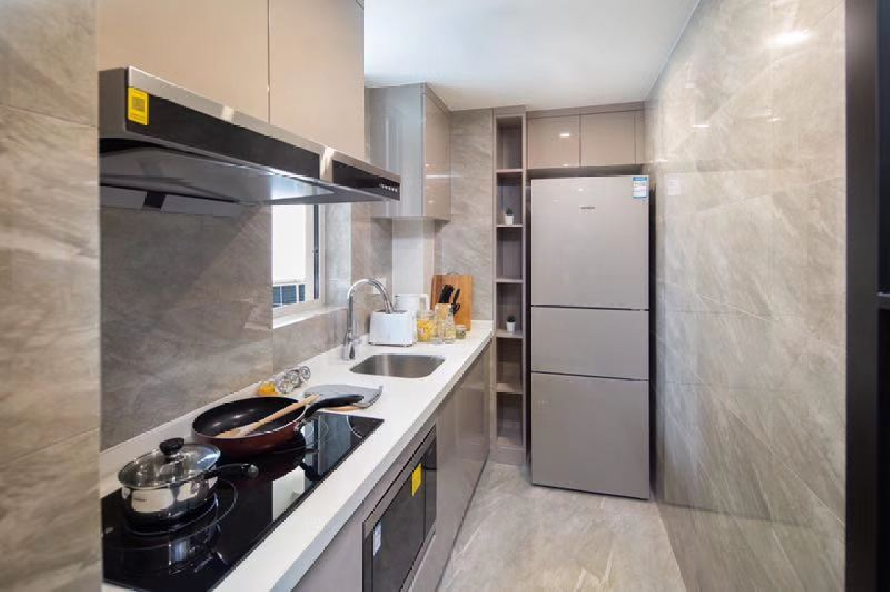 THE CAROSSA Serviced Apartment - Image 3