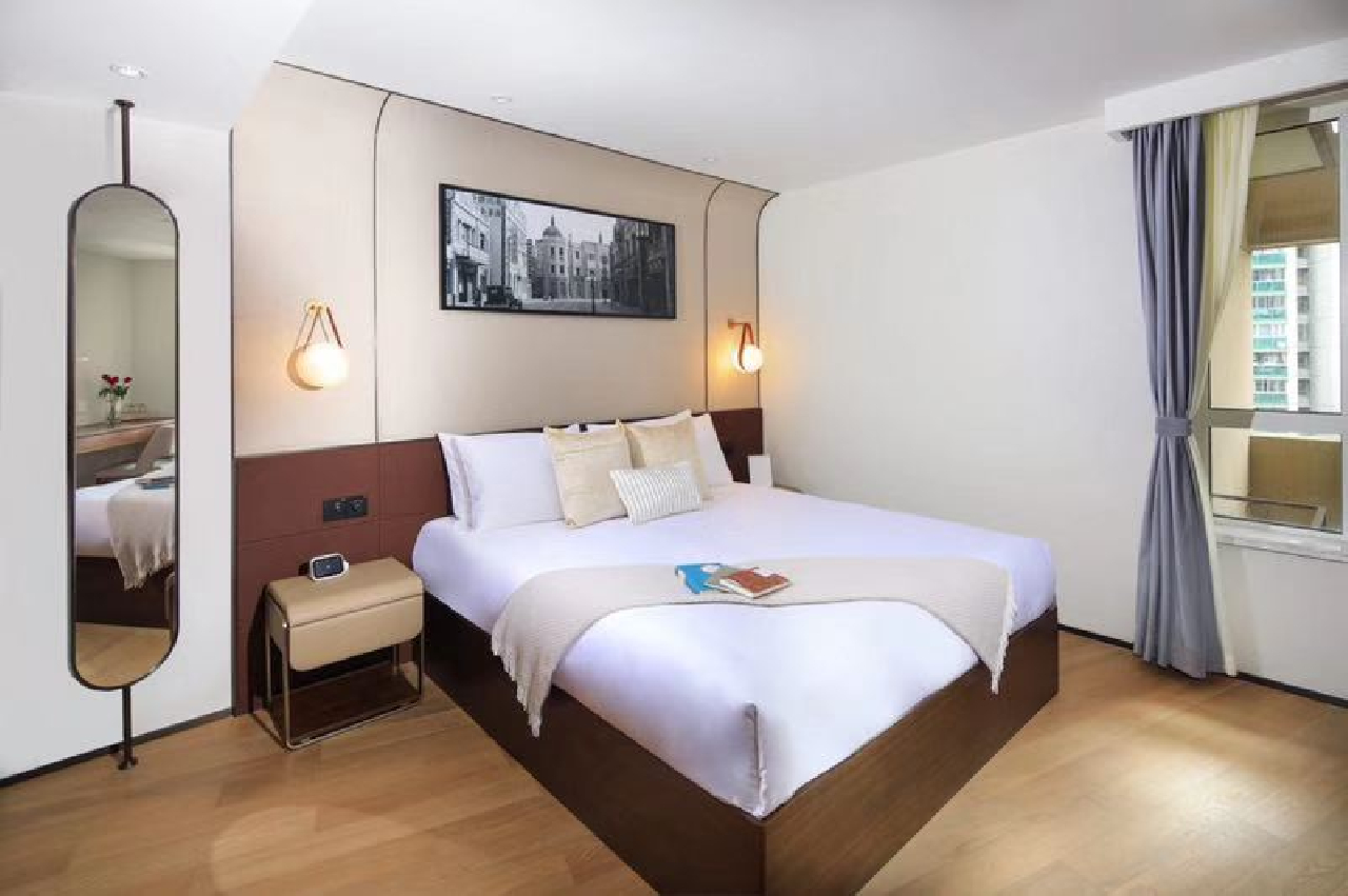 THE CAROSSA Serviced Apartment - Image 5