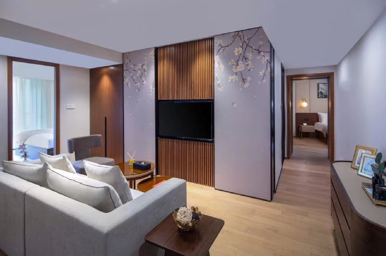 THE CAROSSA Serviced Apartment - Image 1