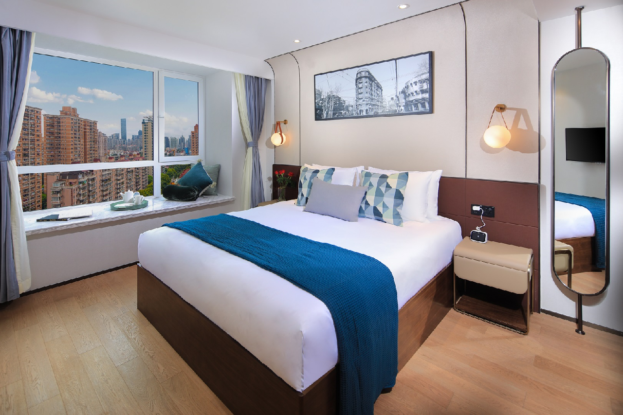 THE CAROSSA Serviced Apartment - Image 4