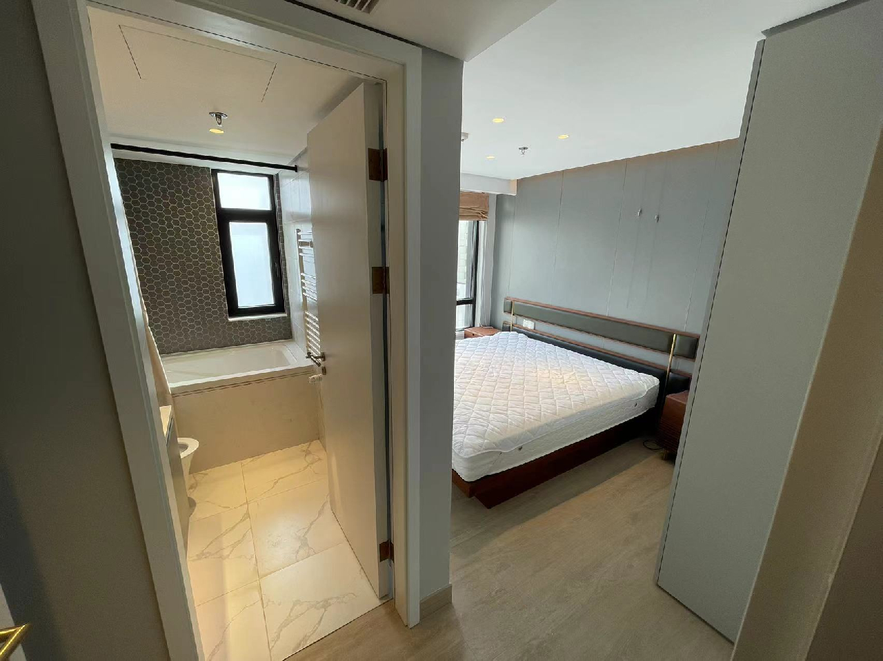 LIV'N 833 Serviced Apartment - Image 8