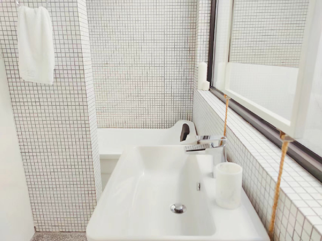 Base LIVING- SONGYUAN Serviced Apartment - Image 11