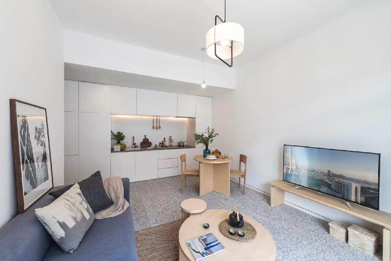 Base LIVING-YUPING Serviced Apartment - Image 2