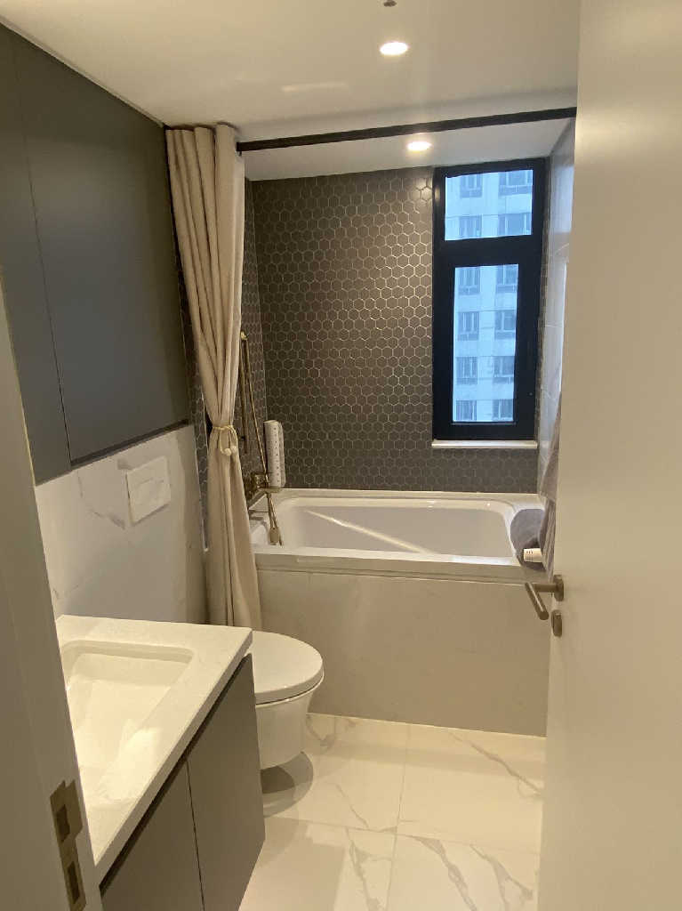 LIV'N 833 Serviced Apartment - Image 4
