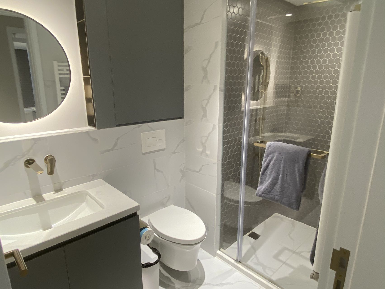 LIV'N 833 Serviced Apartment - Image 9