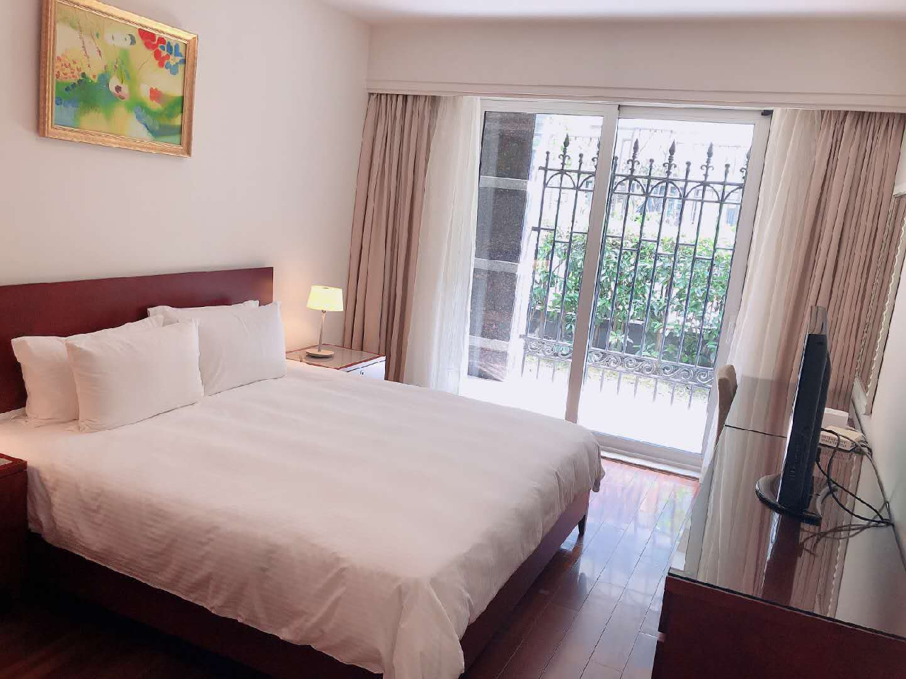 Parkview Serviced Apartment - Image 6