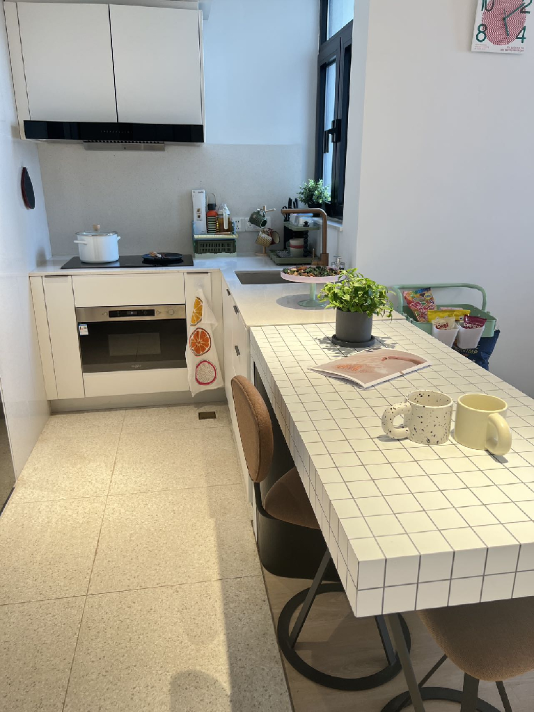 LIV'N 833 Serviced Apartment - Image 6