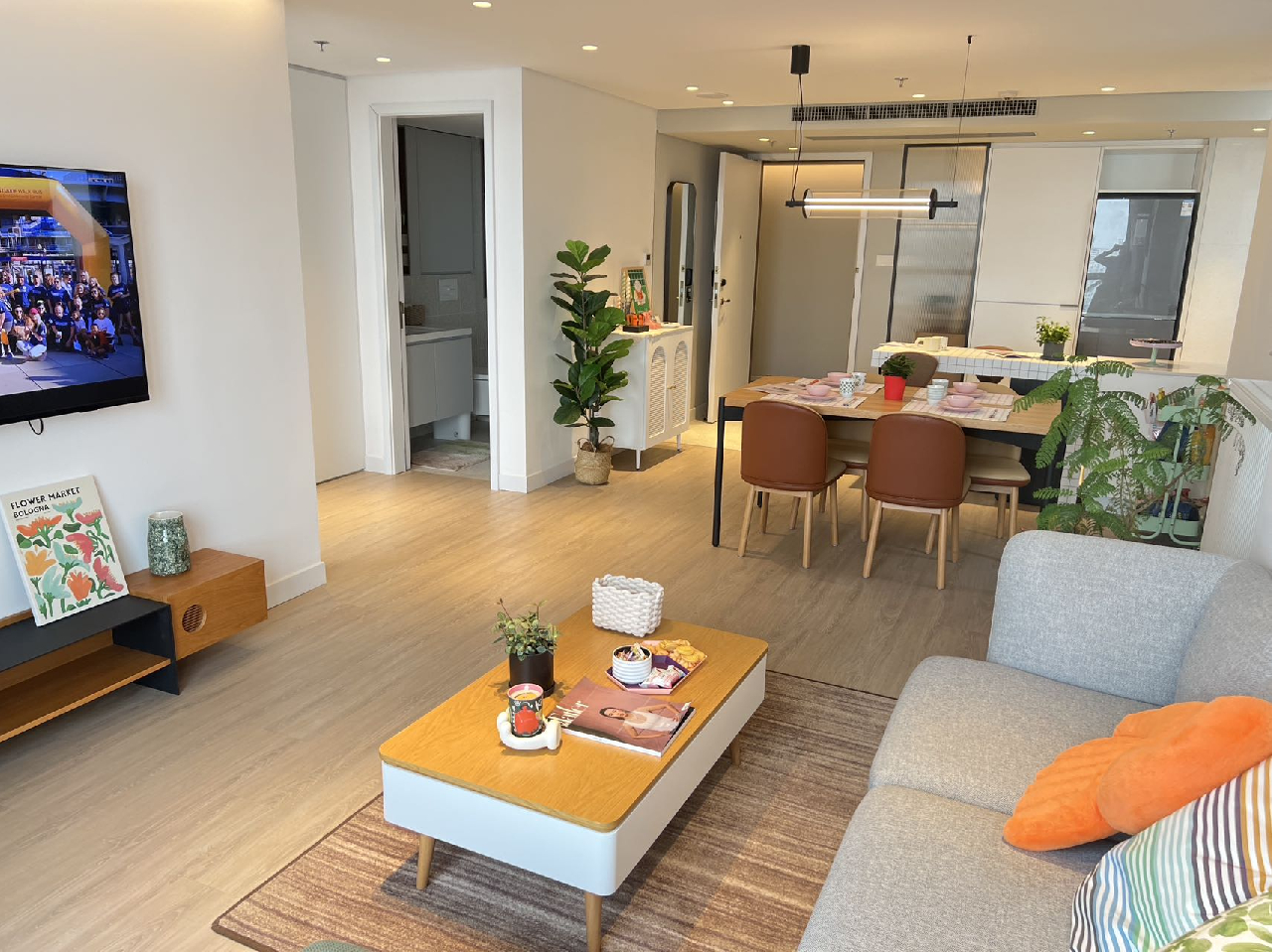 LIV'N 833 Serviced Apartment - Image 3