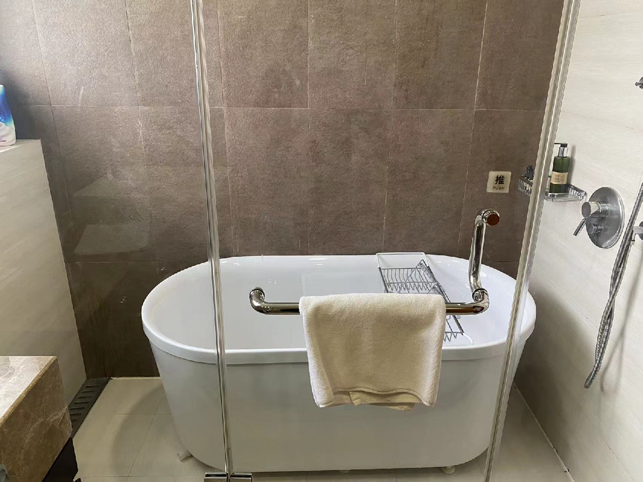 Oakwood Residence Shanghai - Image 3