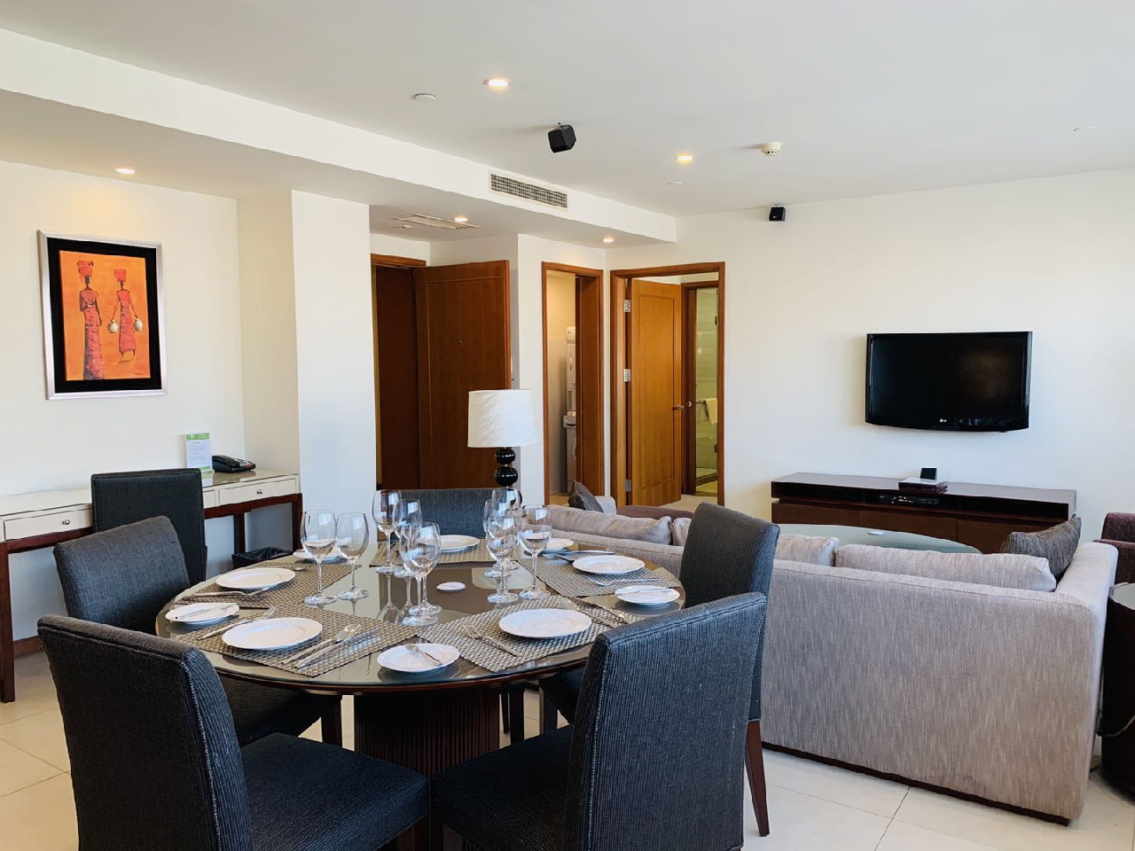 Oakwood Residence Shanghai - Image 2